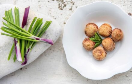 Γεύσεις Νάξου! Φτιάξτε μόνοι σας απίθανους πατατοκεφτέδες