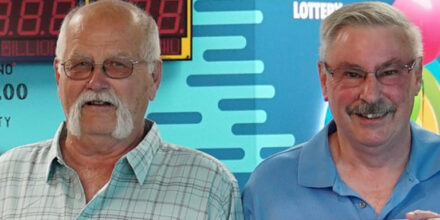 Κέρδισε 17 εκατομμύρια στο λαχείο και τα μοιράστηκε με τον φίλο του! Για μια υπόσχεση πριν από 30 χρόνια